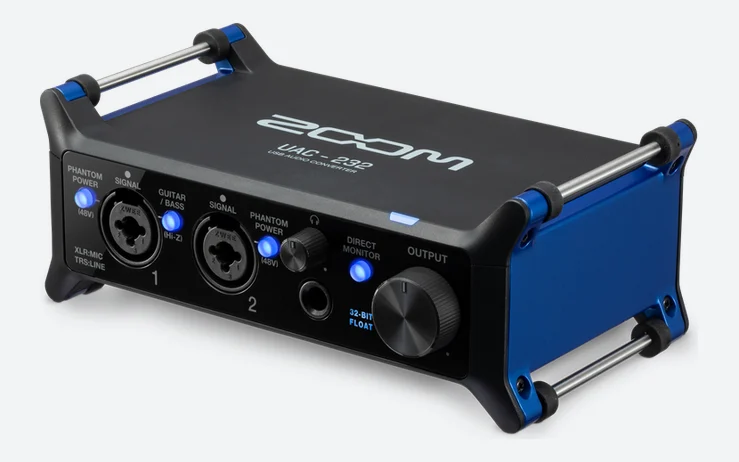 Zoom UAC-232 vista frontalmente e dall’alto