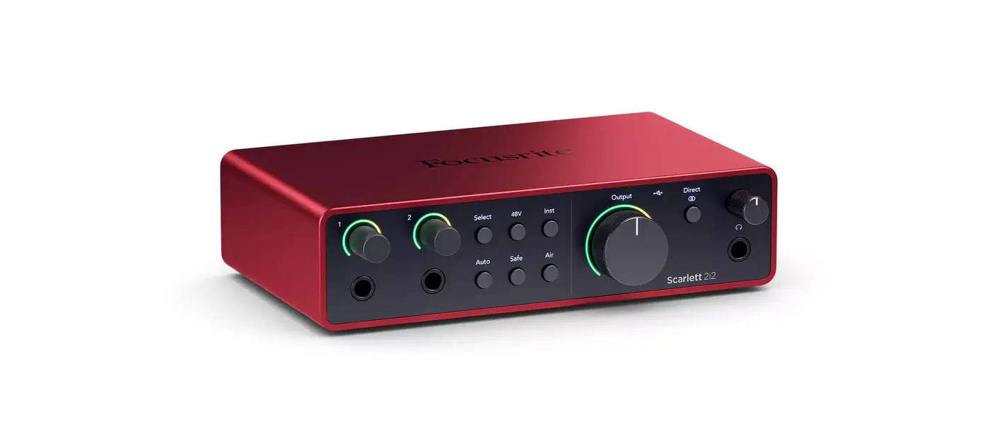 Focusrite Scarlett 2i2 4th Gen vista dall’alto e di tre quarti